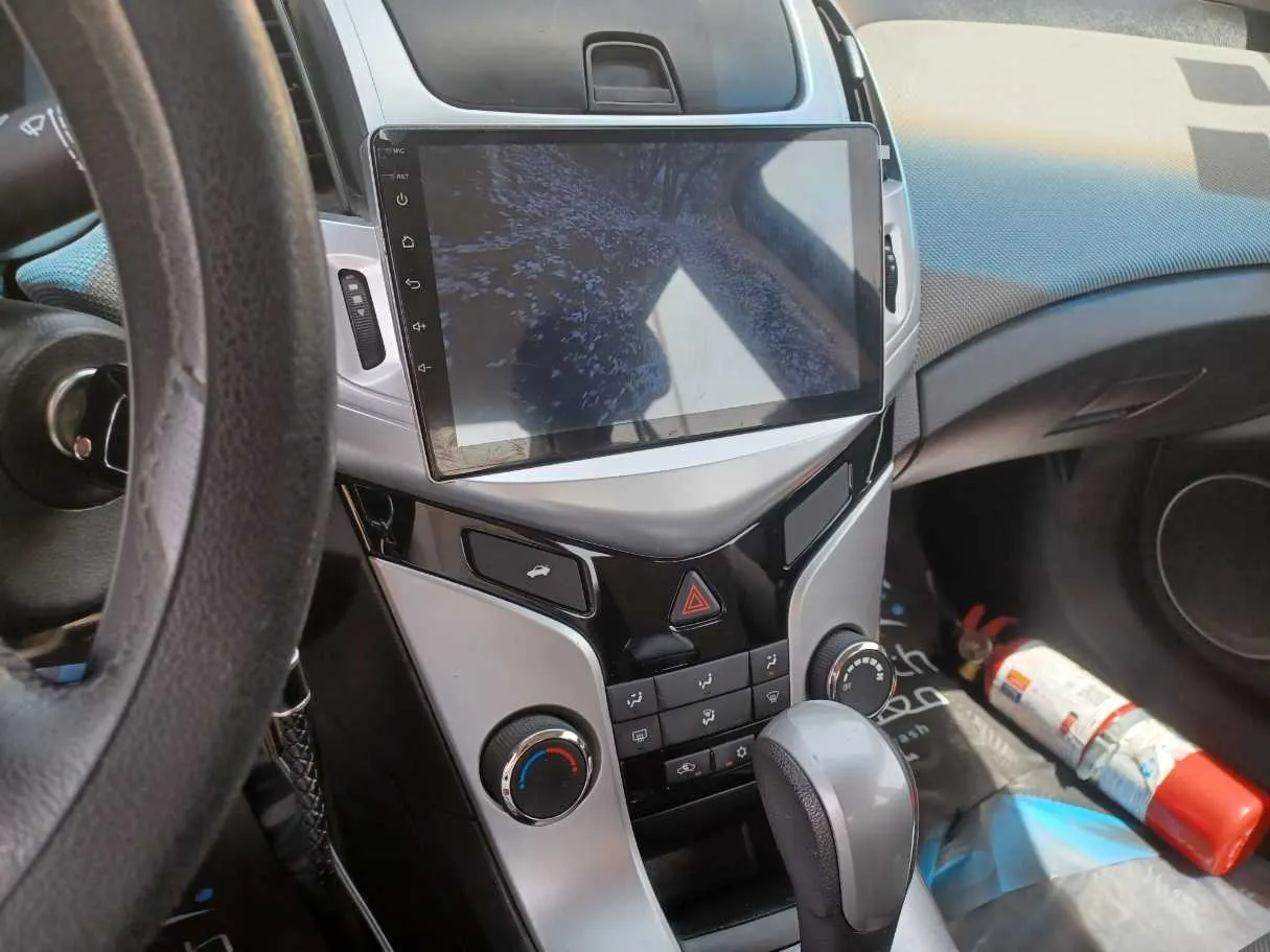 Car image 18