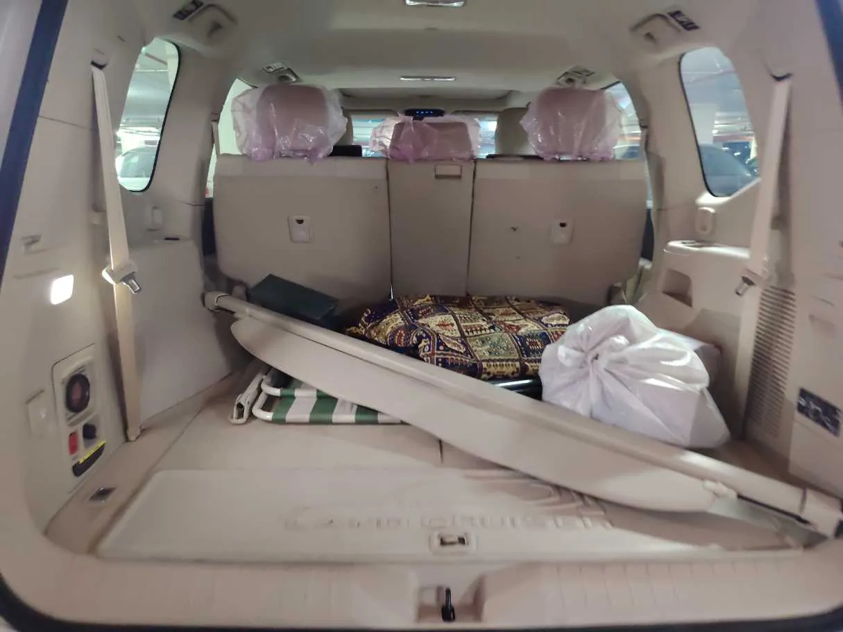 Car image 27