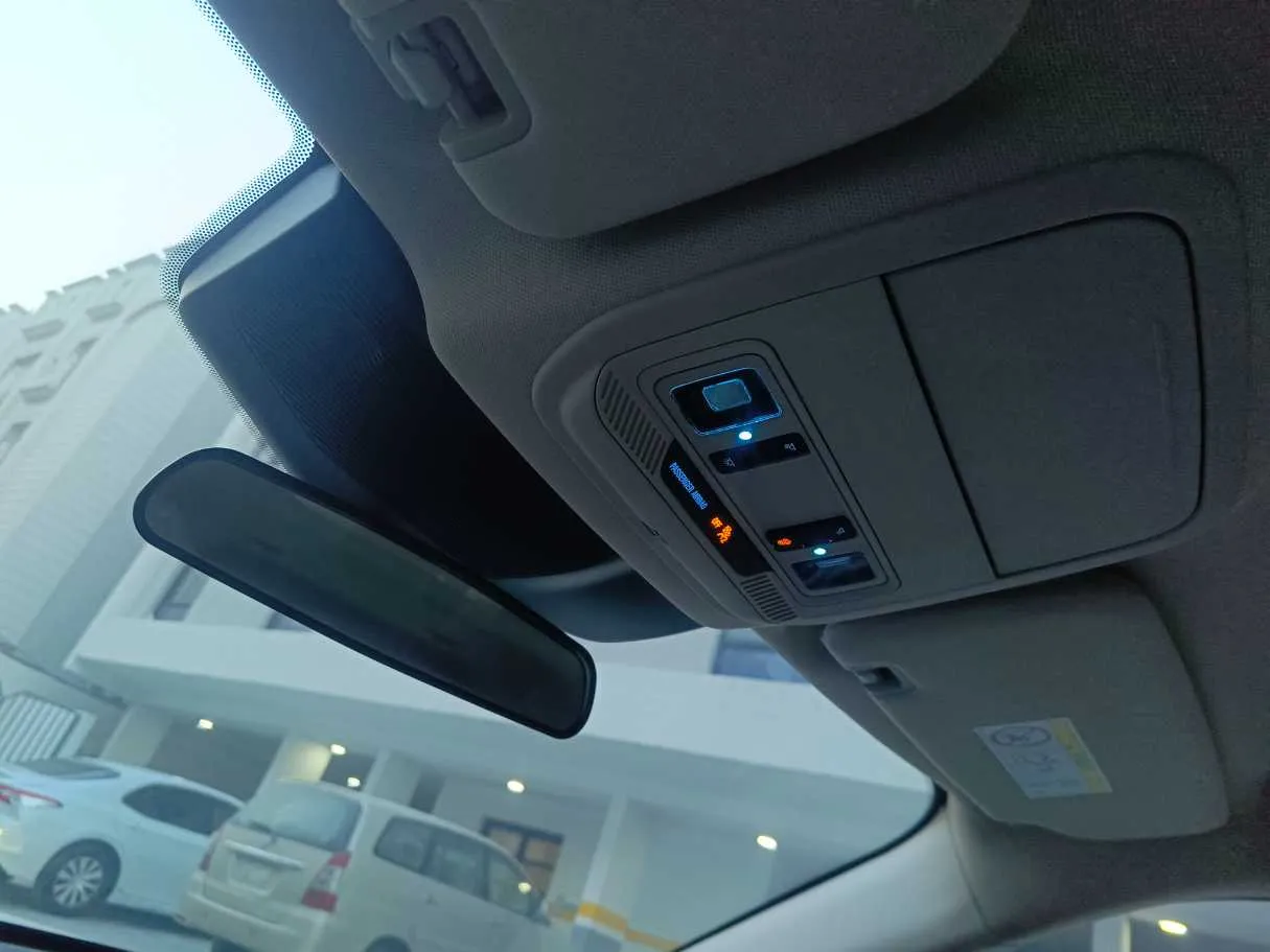 Car image 27