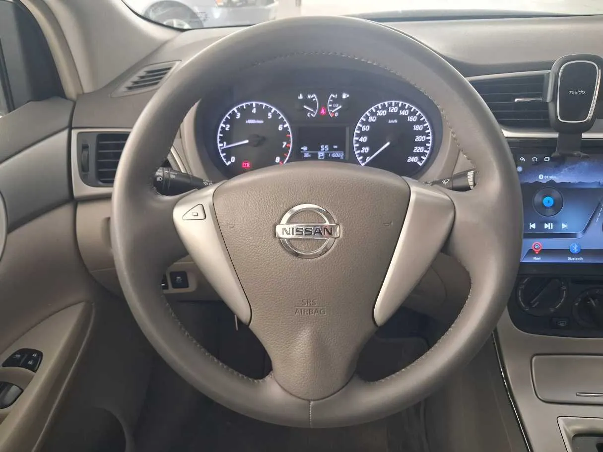 Car image 17
