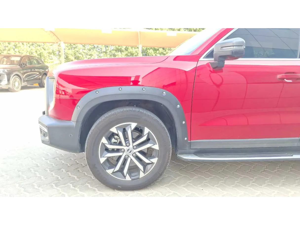 Car image 9