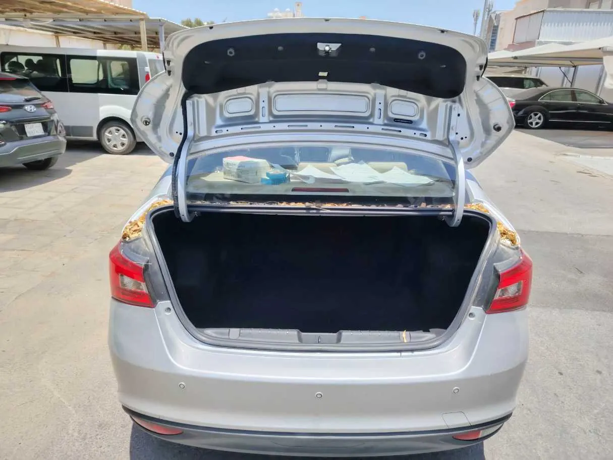 Car image 24