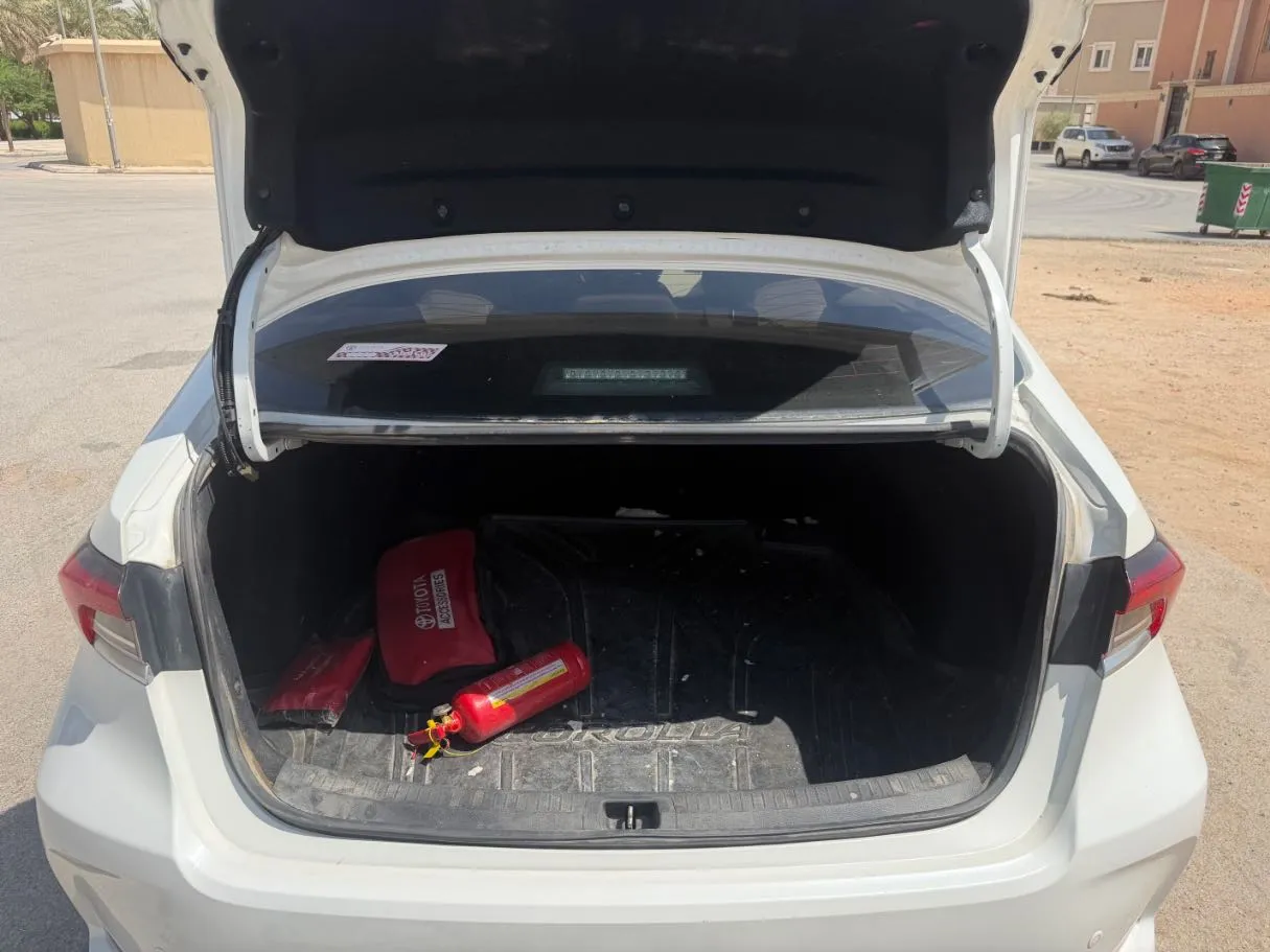 Car image 18
