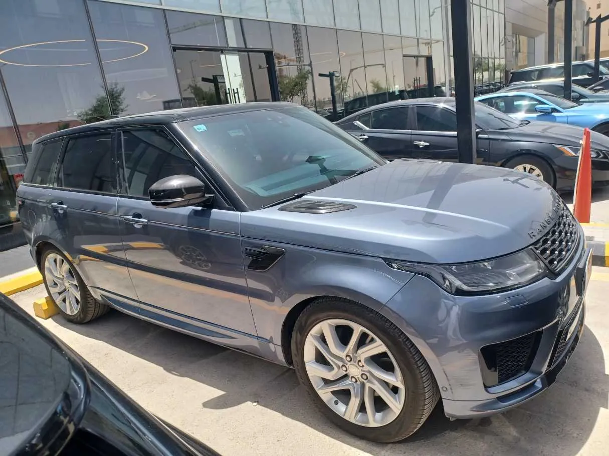 Car image 4