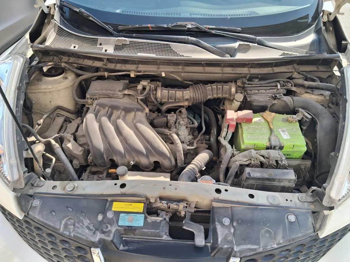 Car image 19