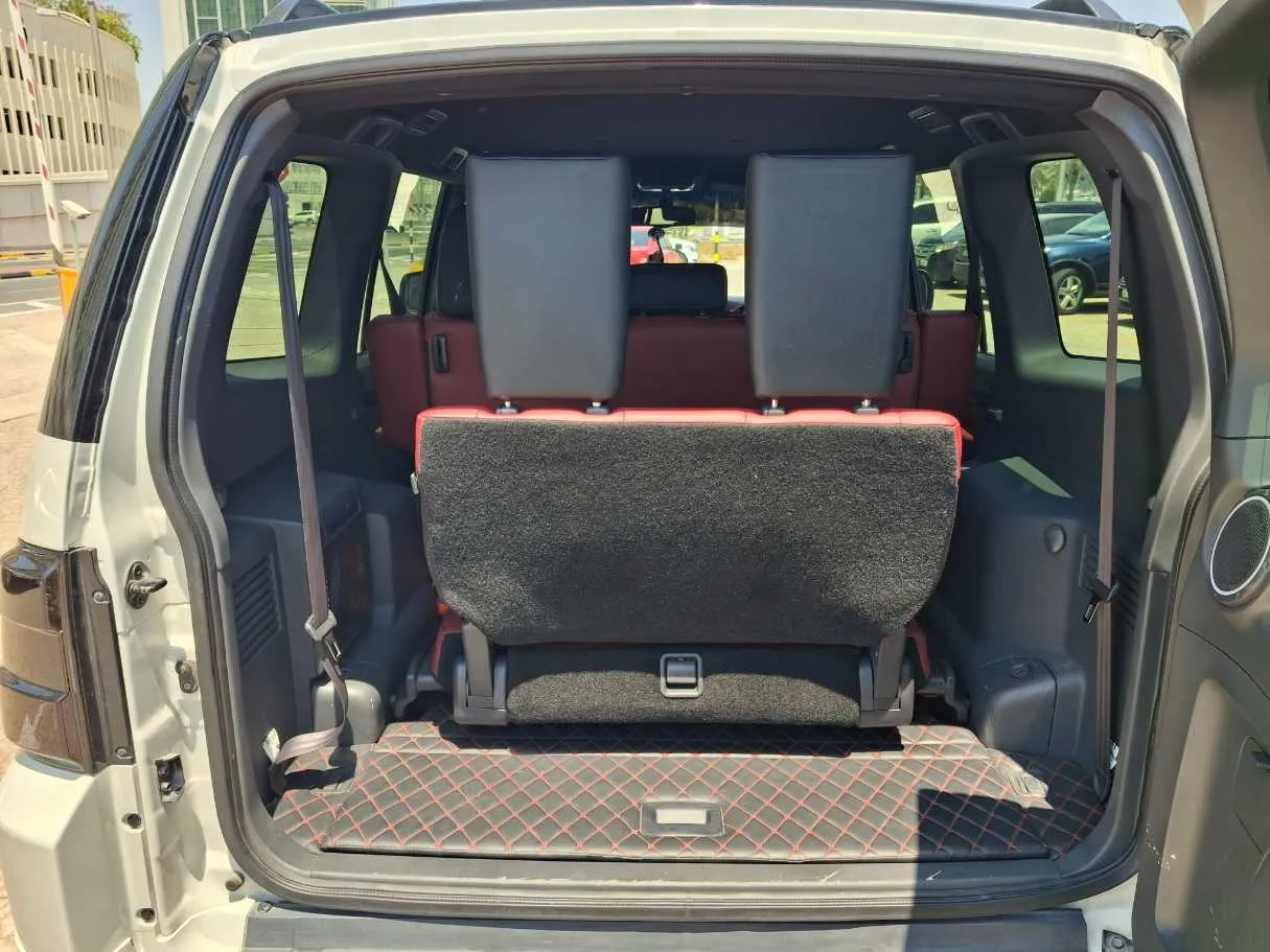 Car image 19