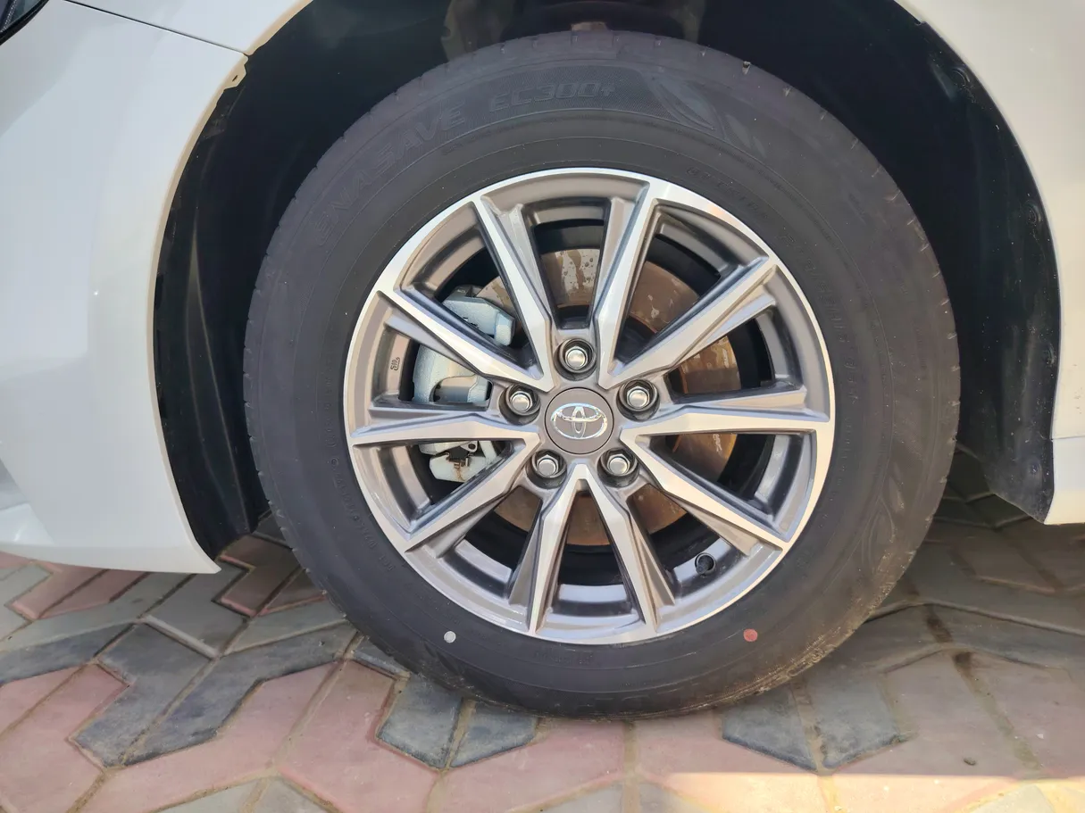 Car image 9