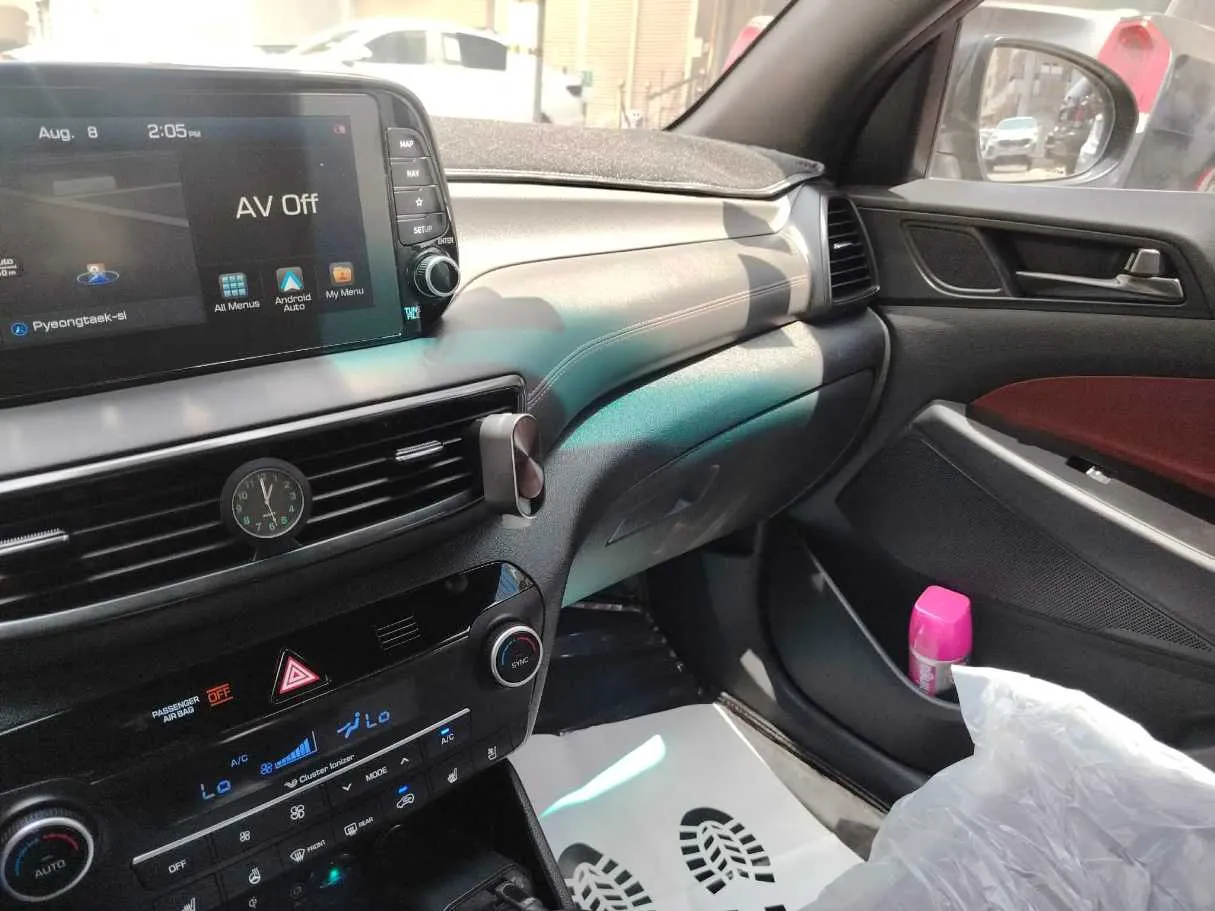 Car image 27