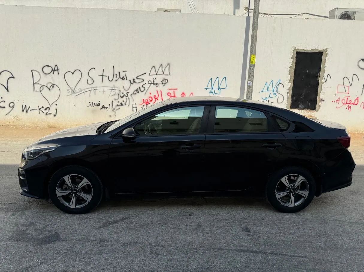 Car image 8
