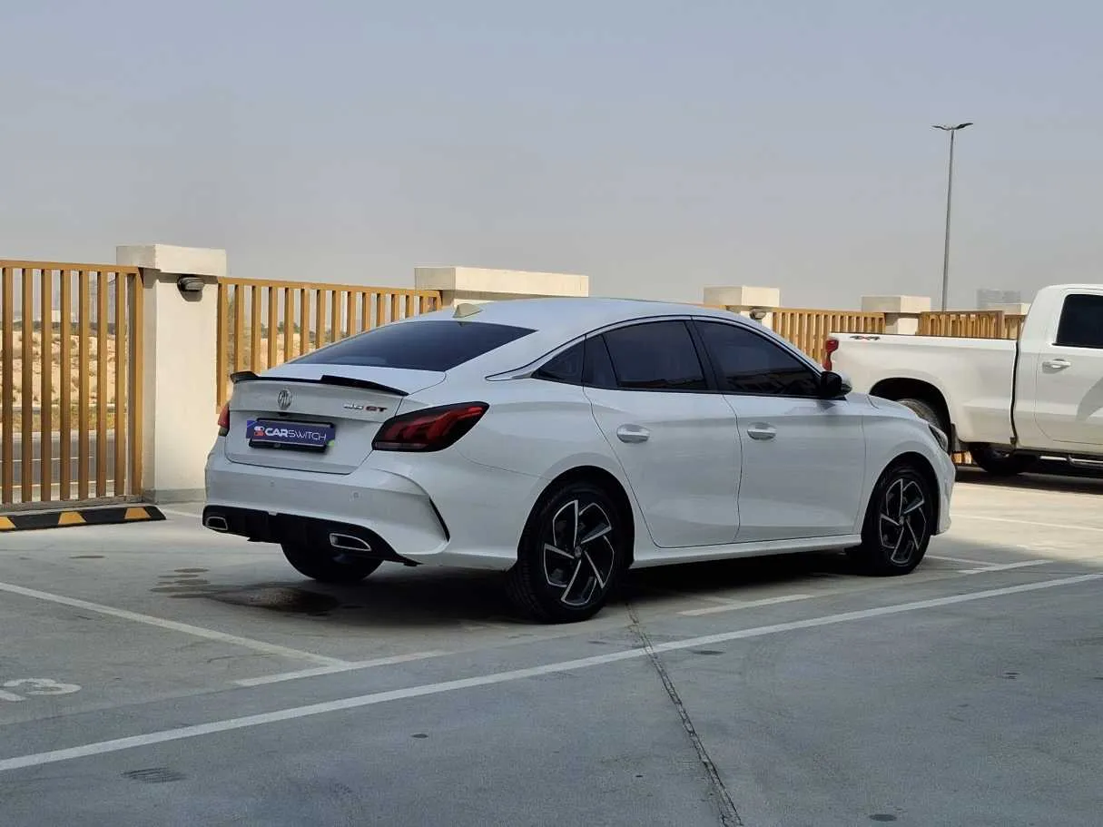 Car image 5