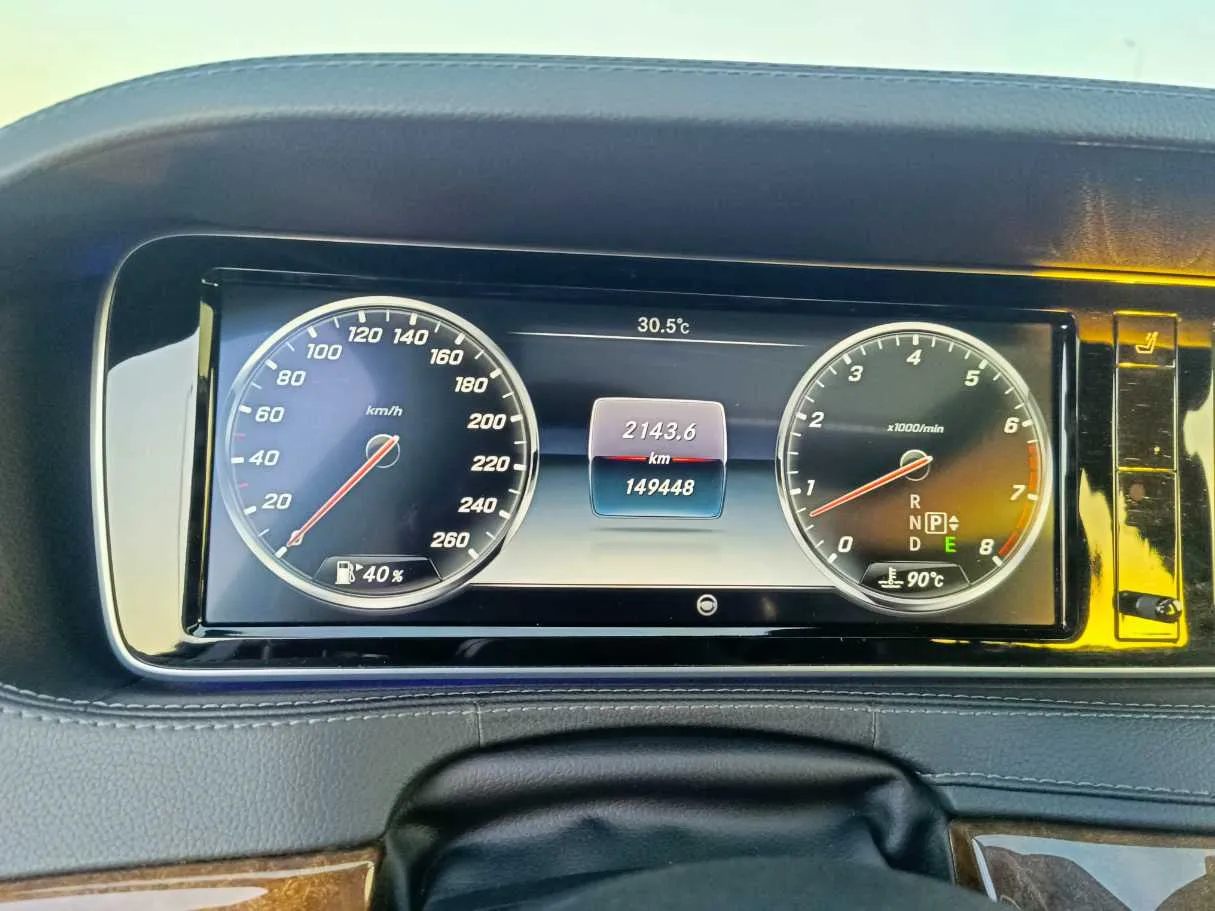 Car image 29