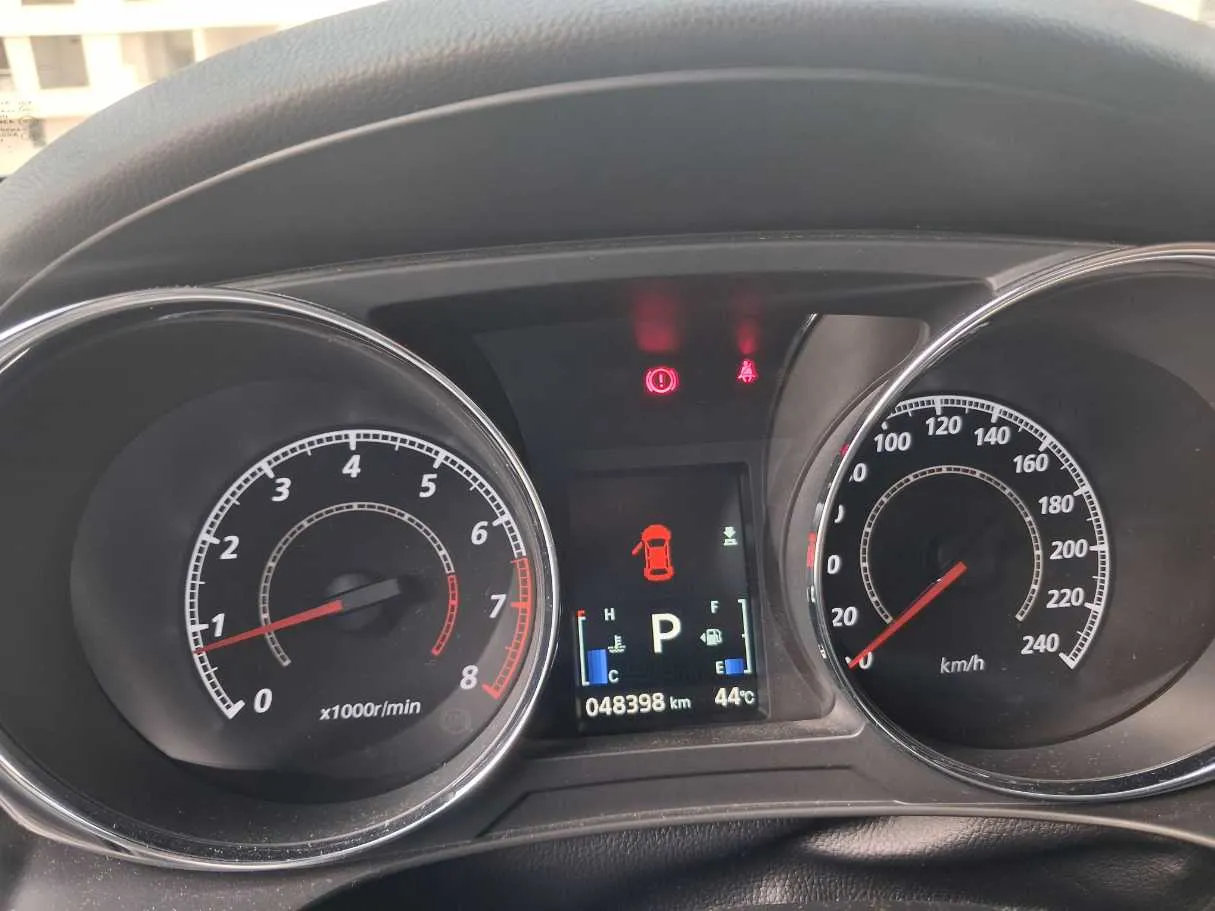 Car image 18