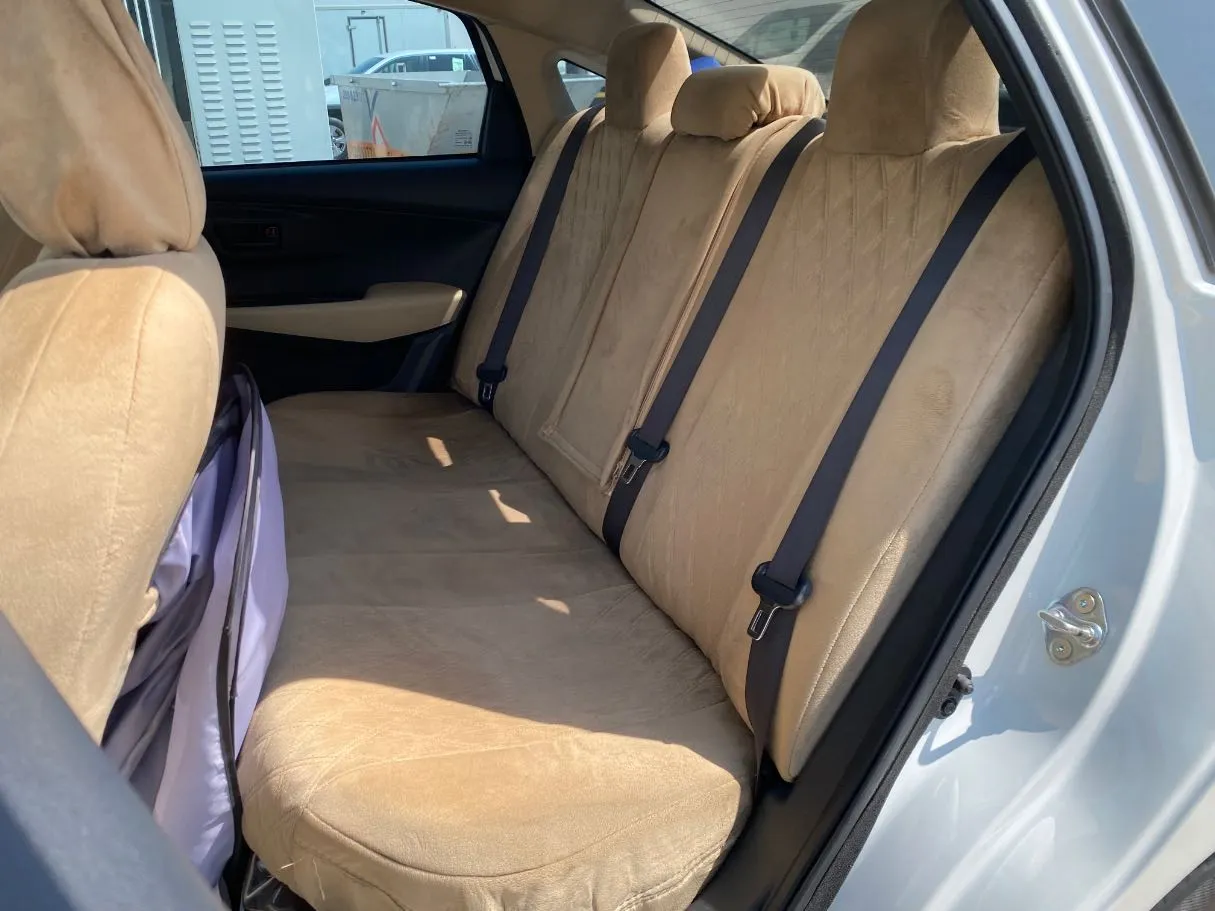 Car image 13