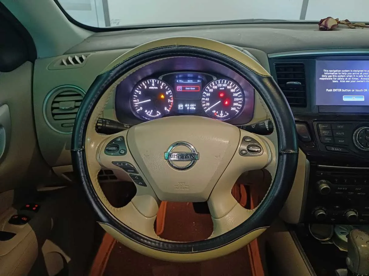 Car image 18