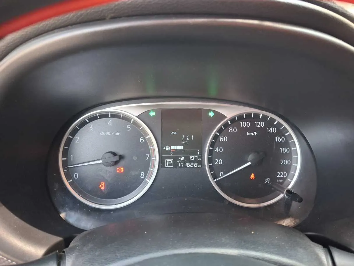 Car image 18