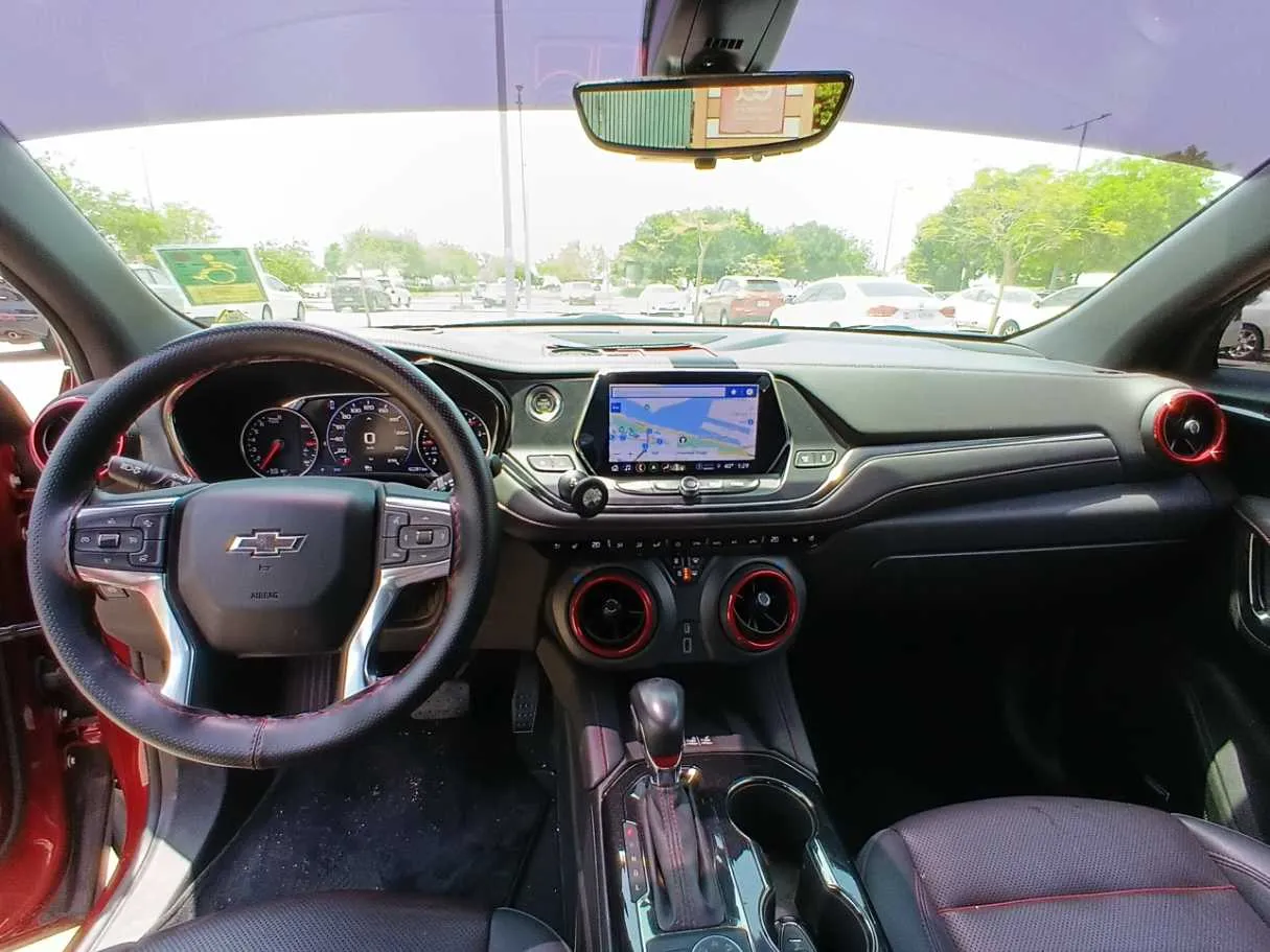 Car image 15