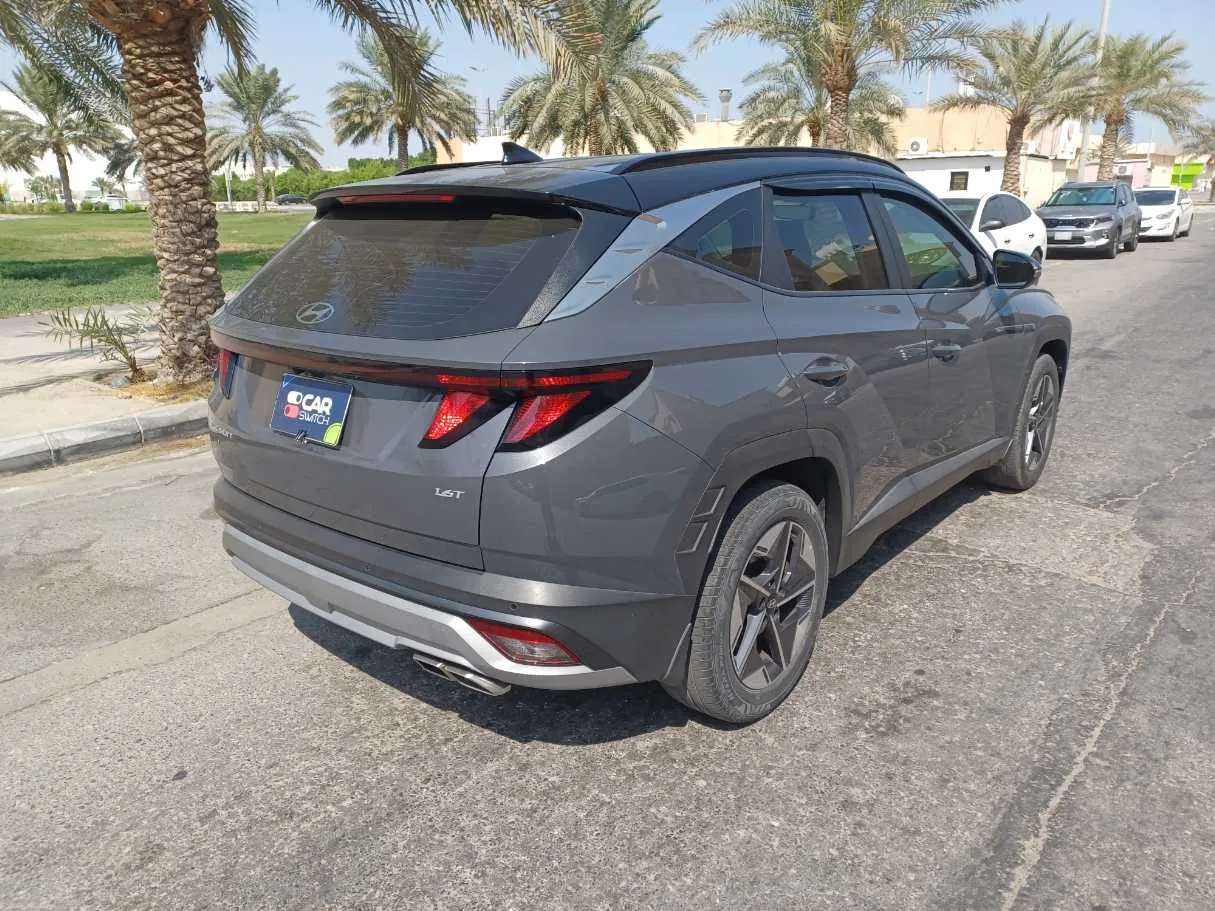 Car image 5