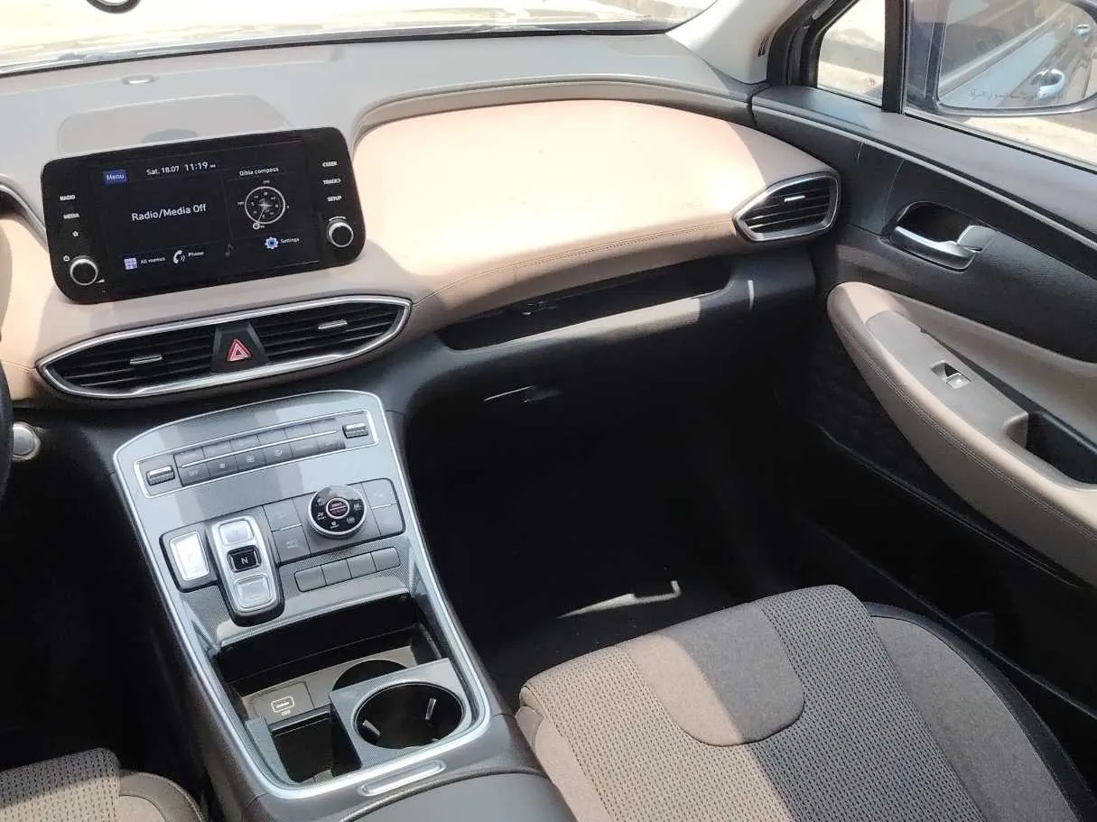 Car image 23