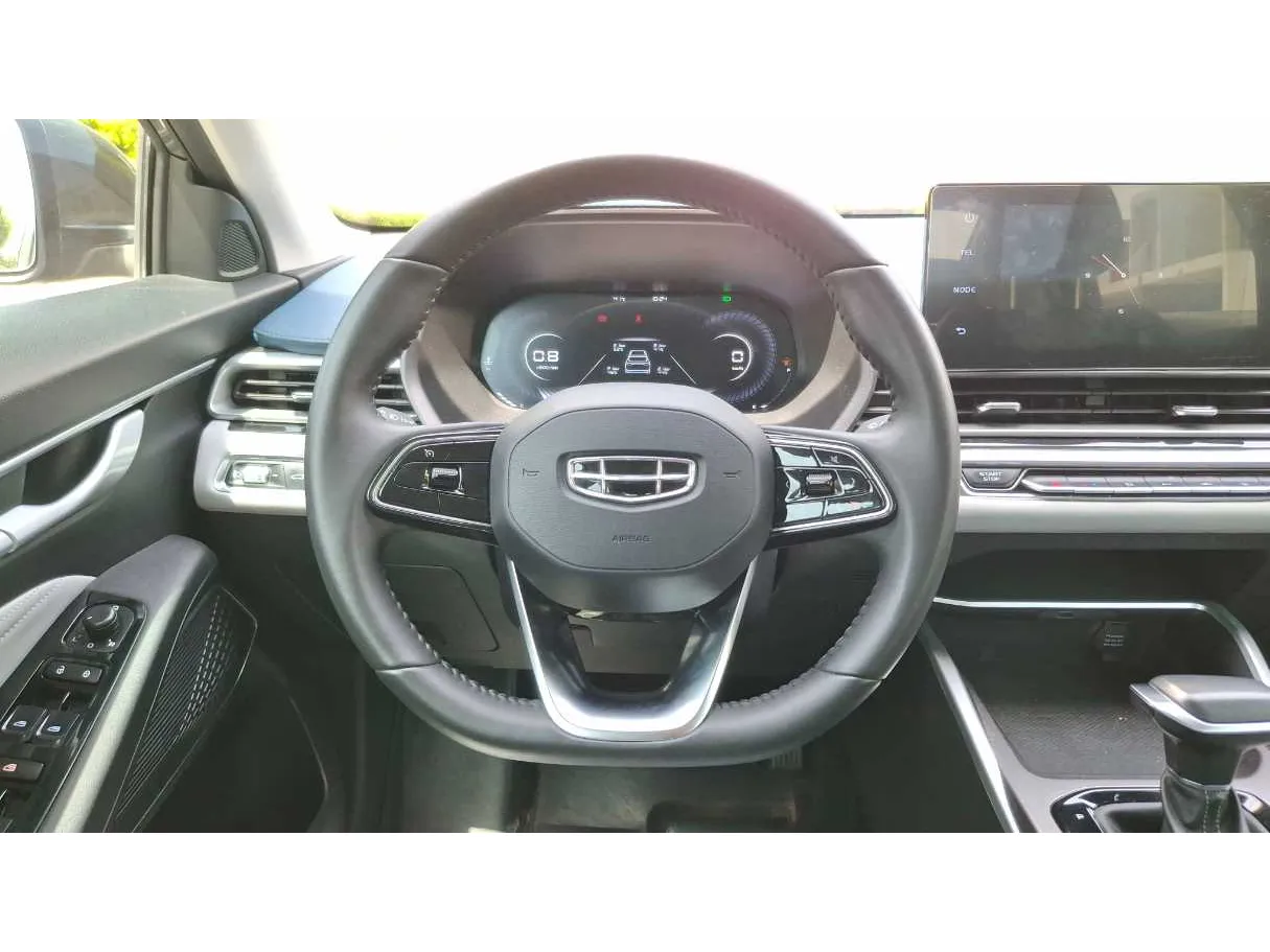 Car image 17