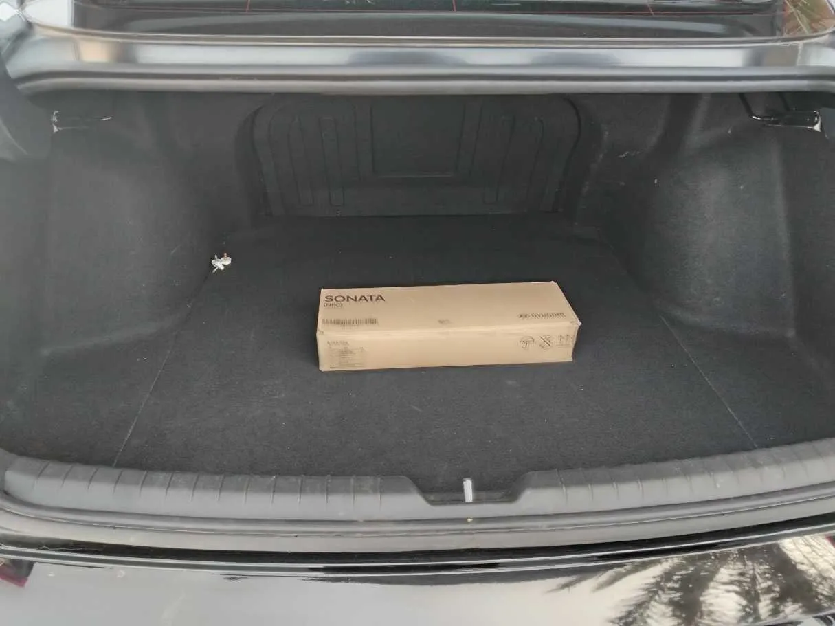 Car image 29