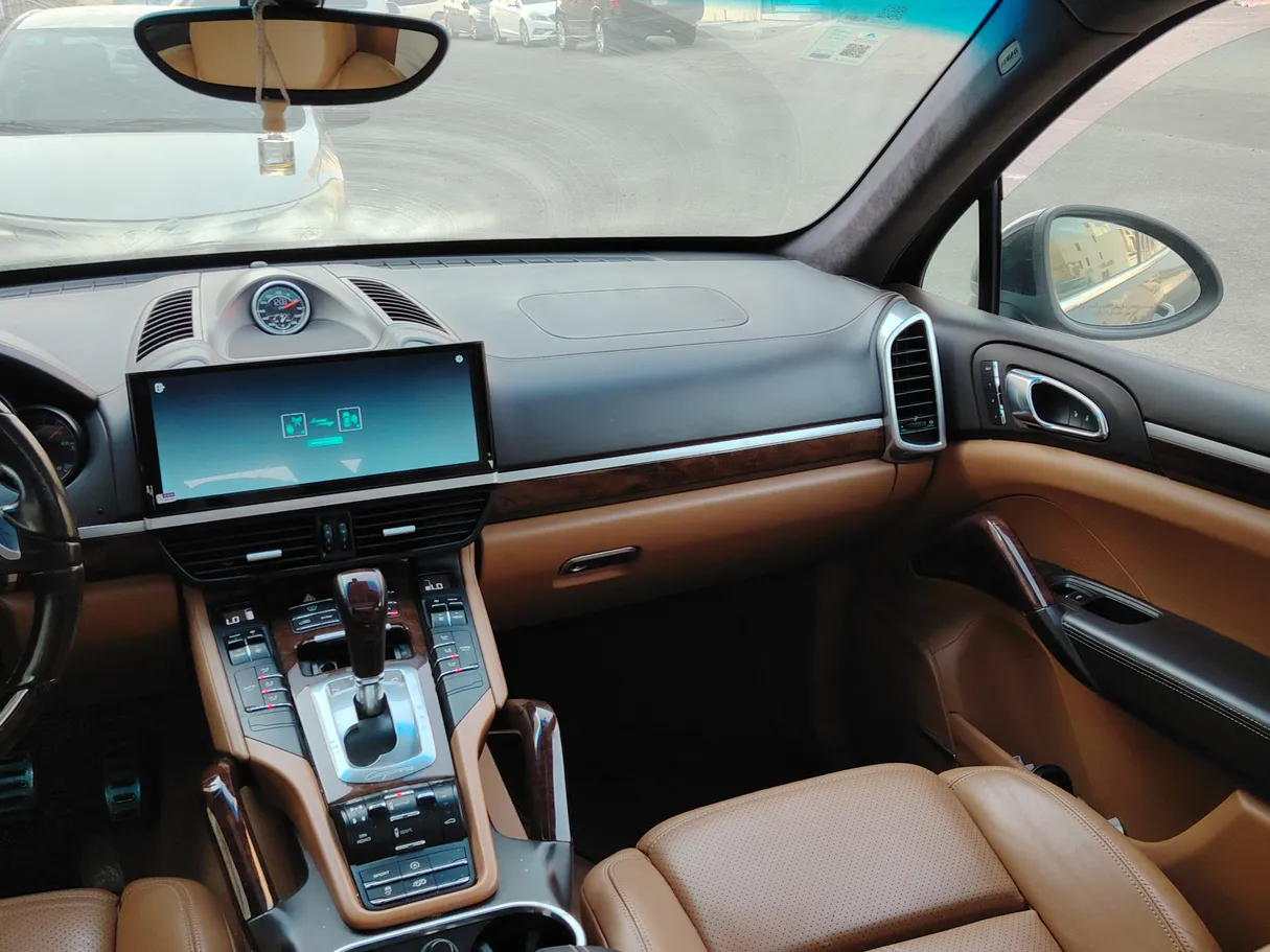 Car image 20