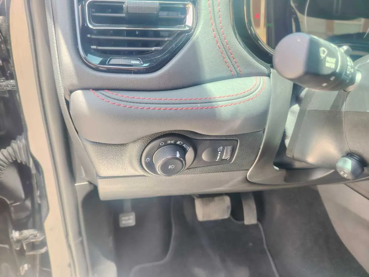 Car image 43