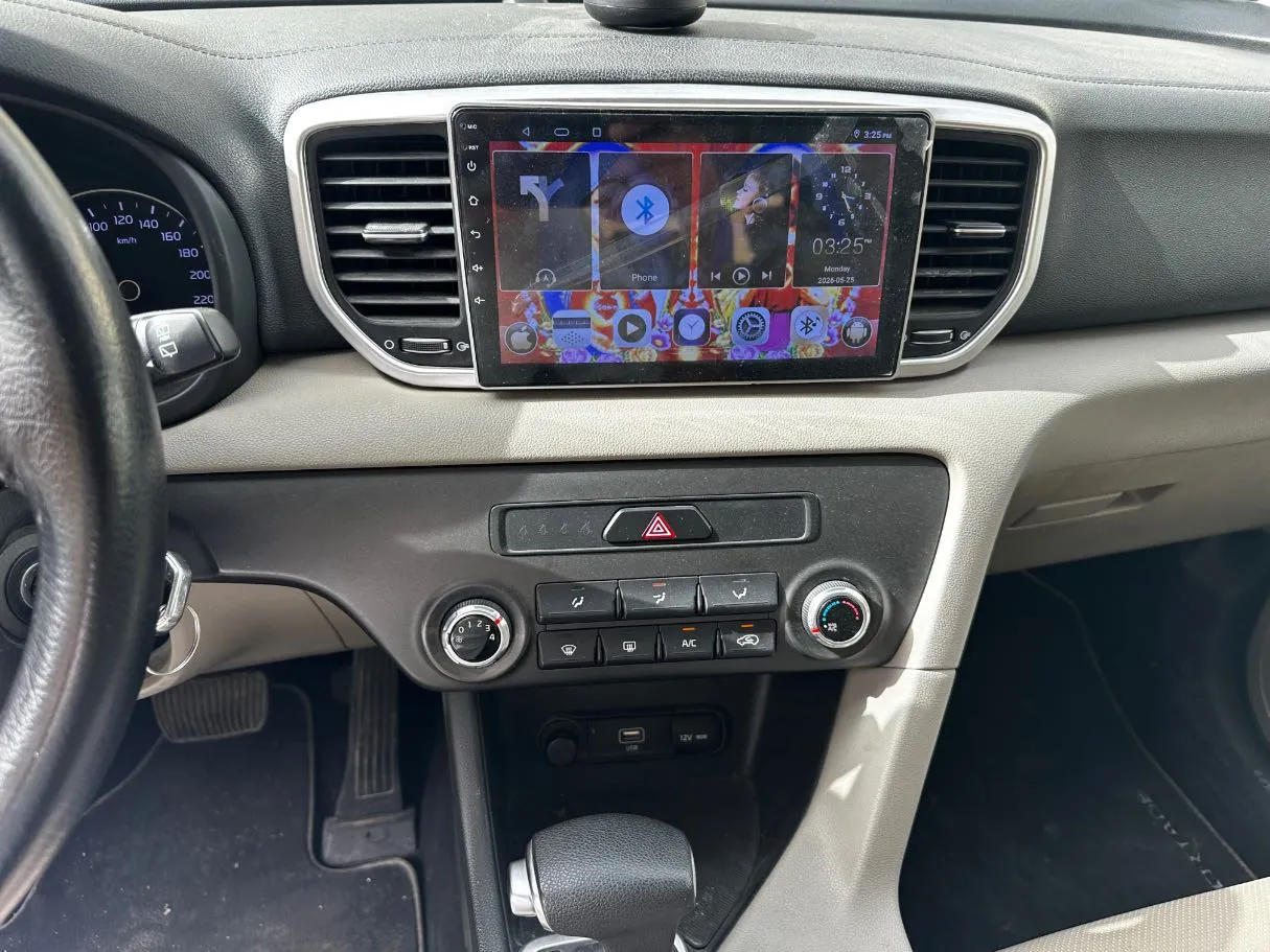 Car image 17