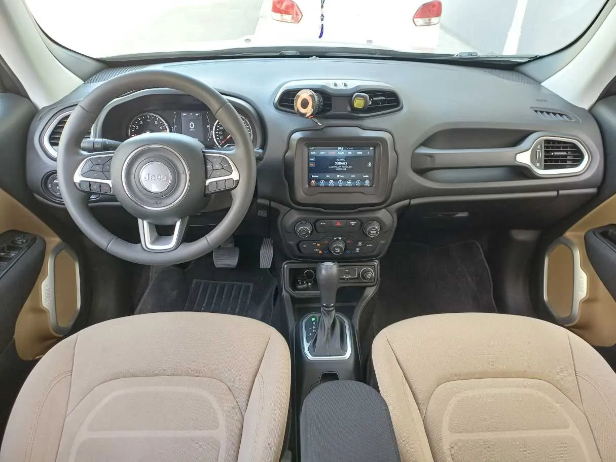 Car image 16
