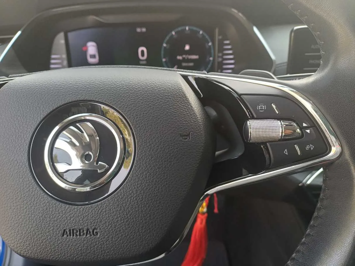 Car image 21