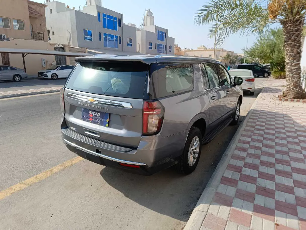 Car image 5