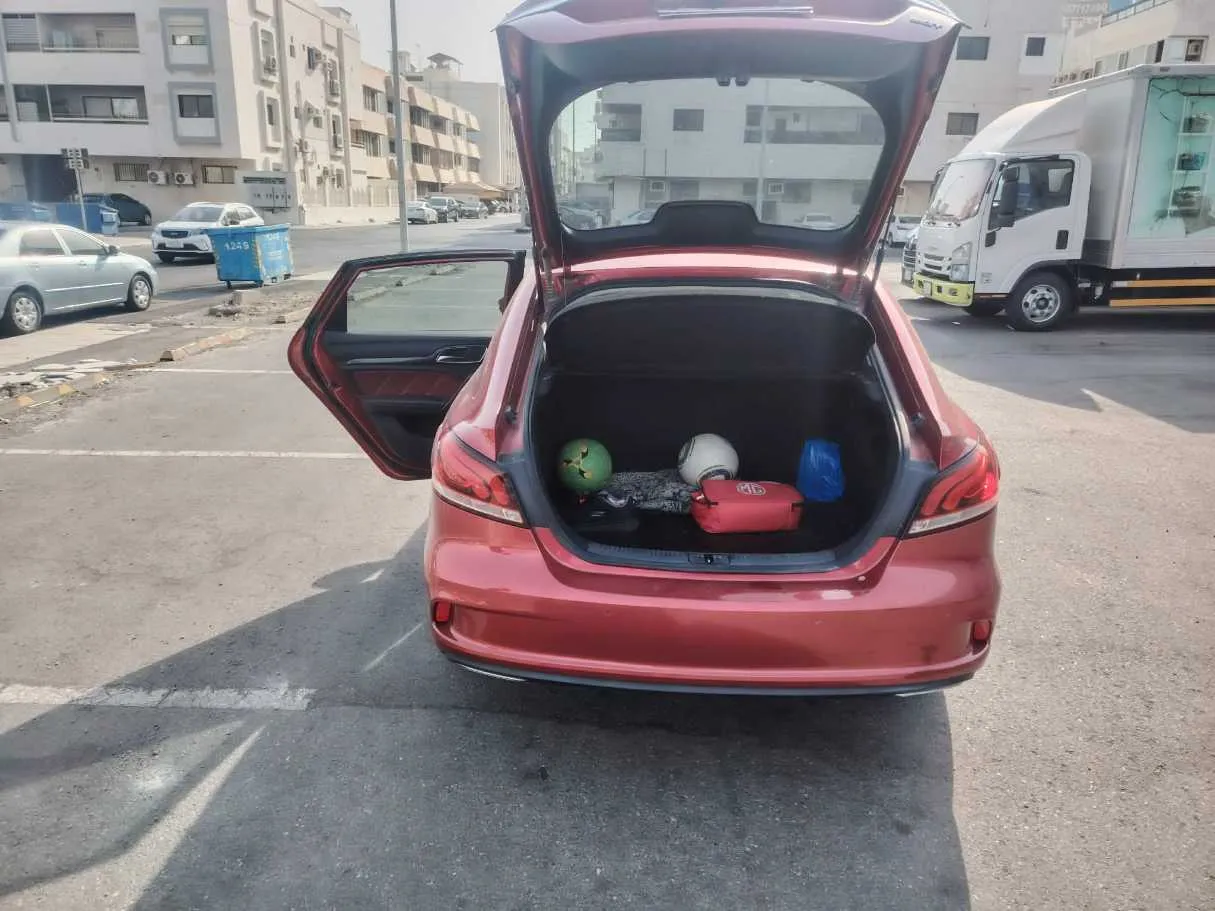 Car image 31