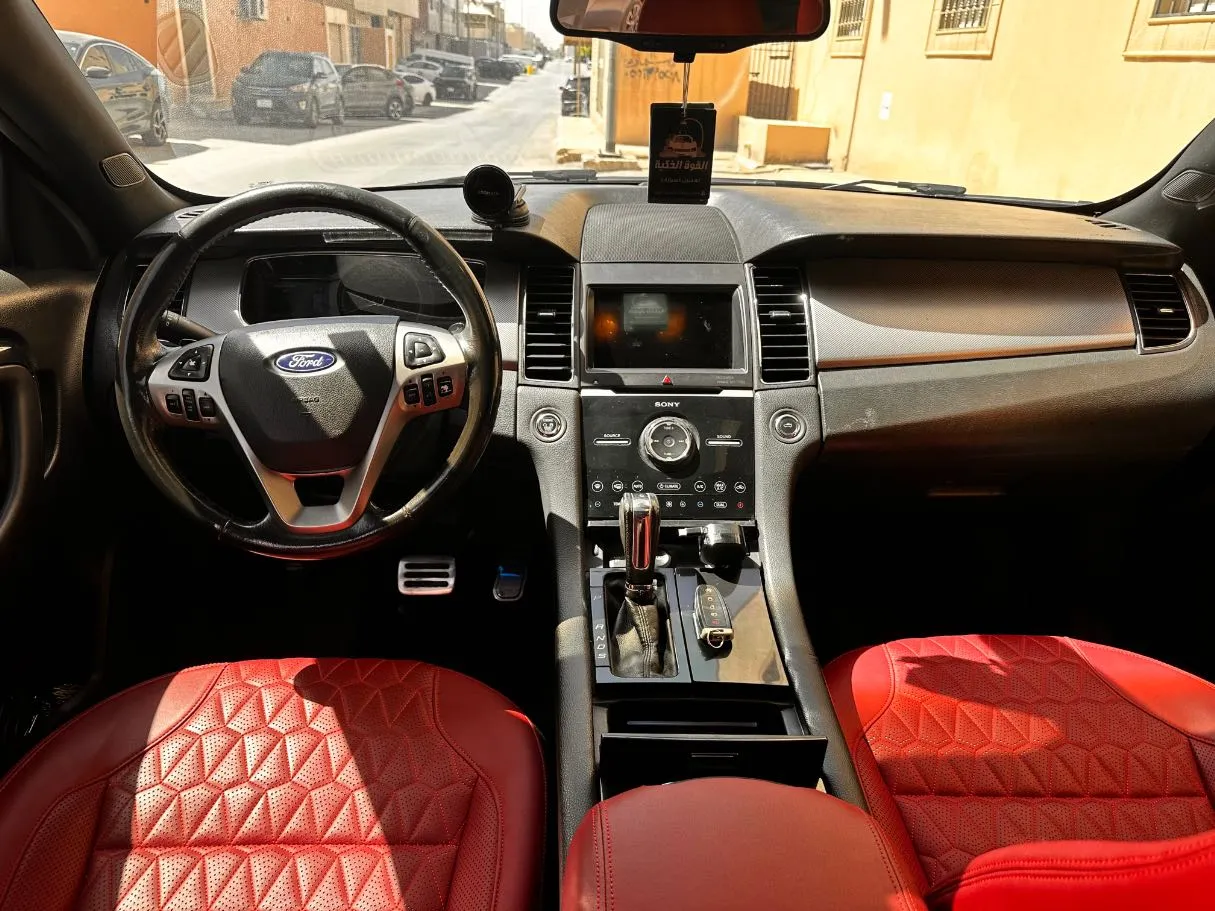 Car image 15