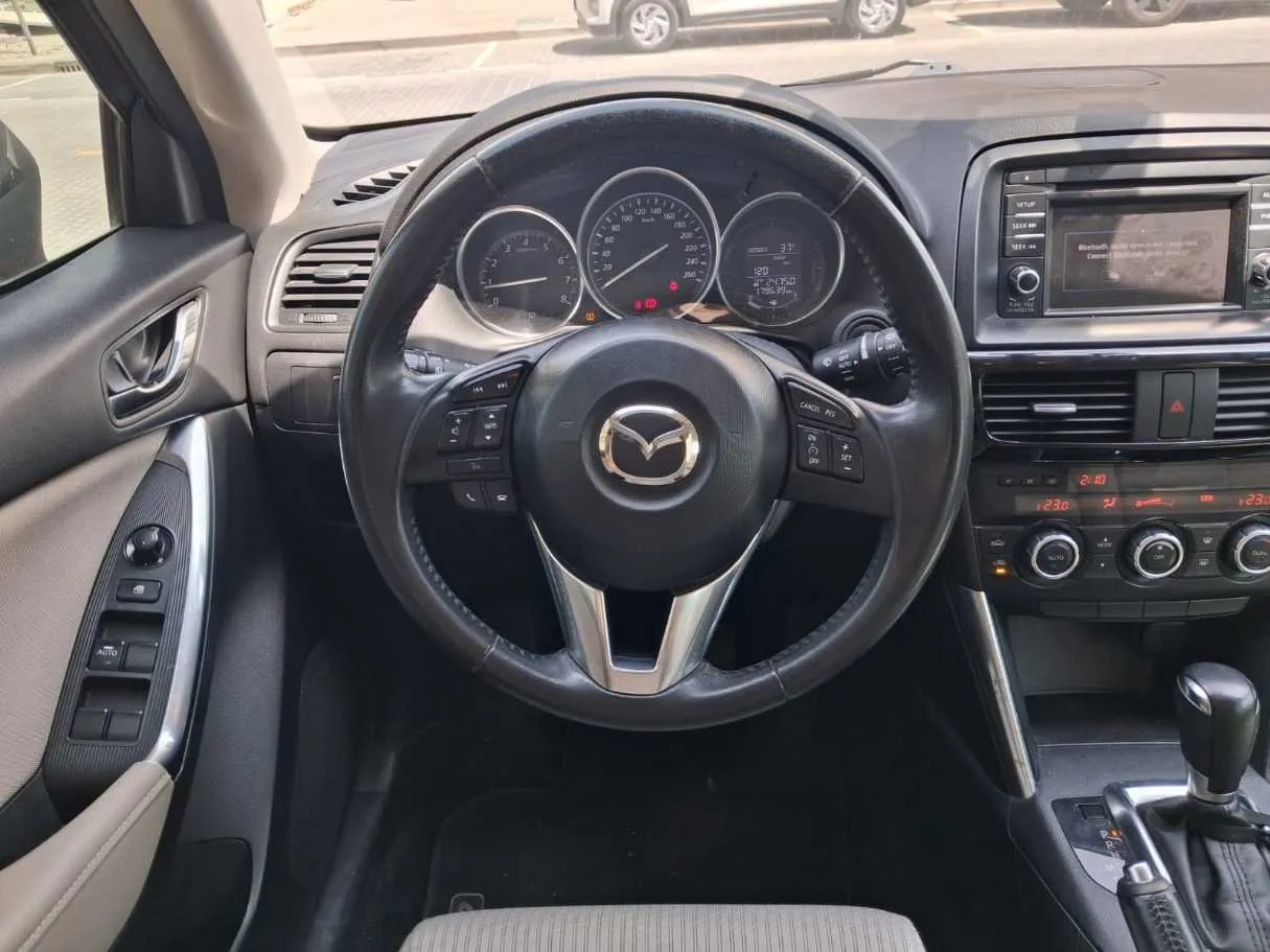 Car image 14