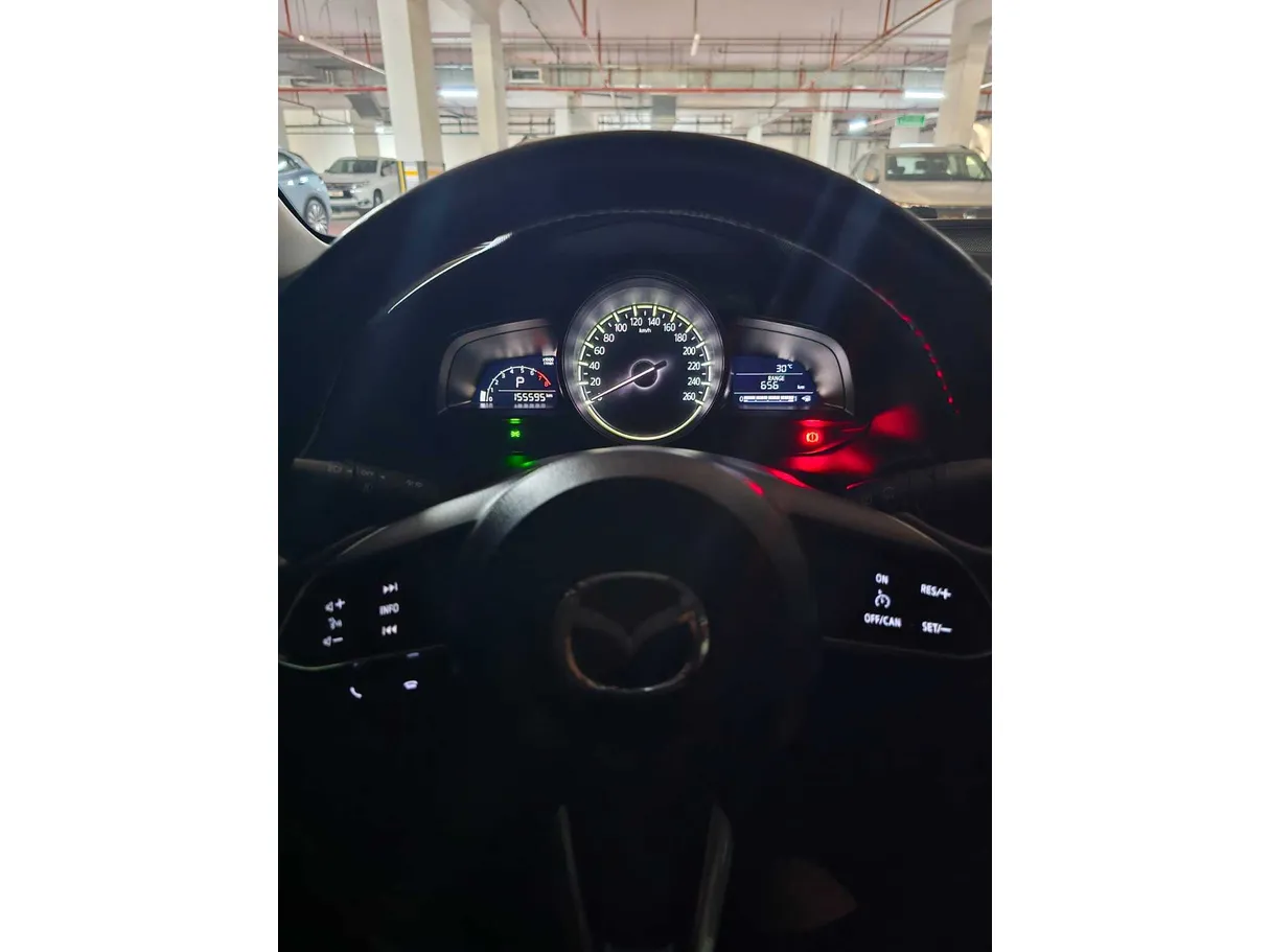 Car image 13
