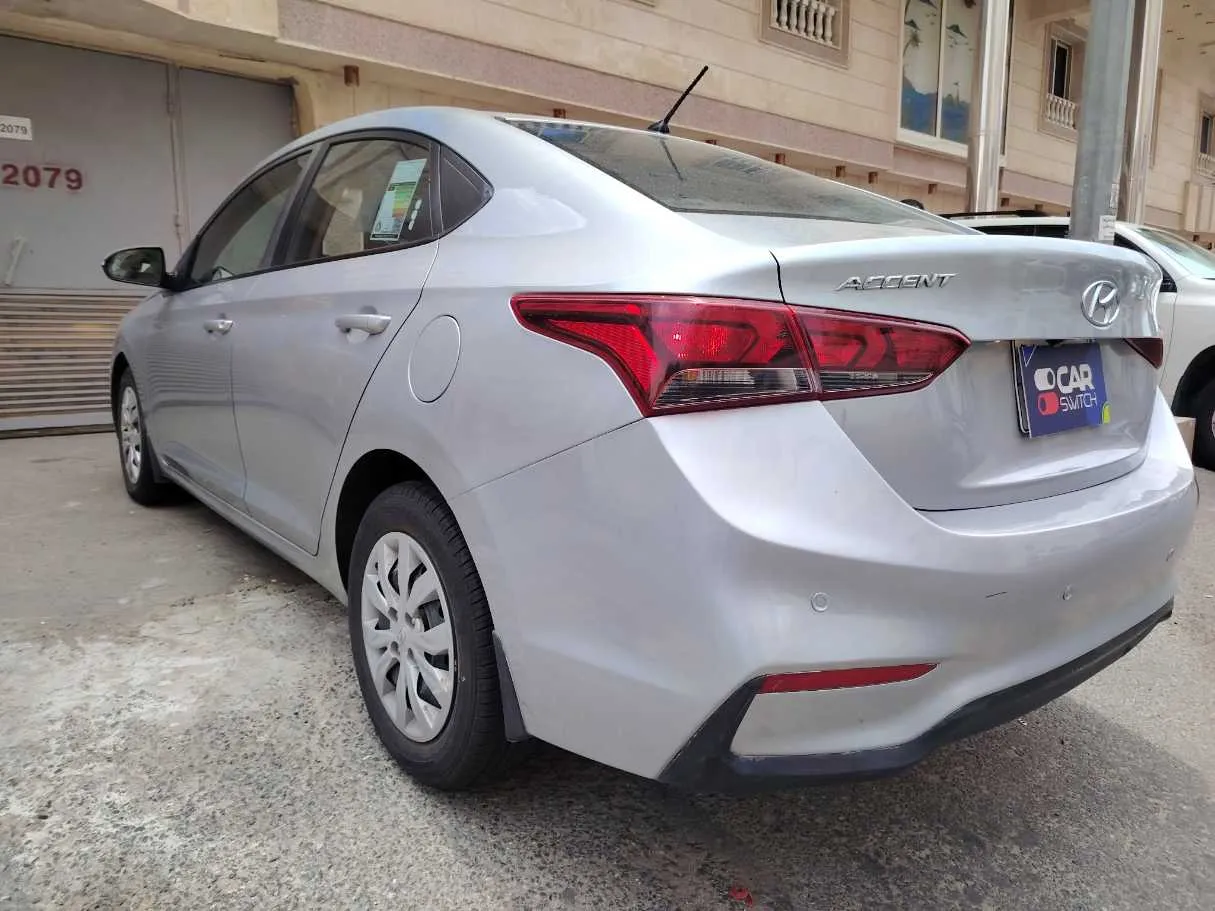 Car image 7
