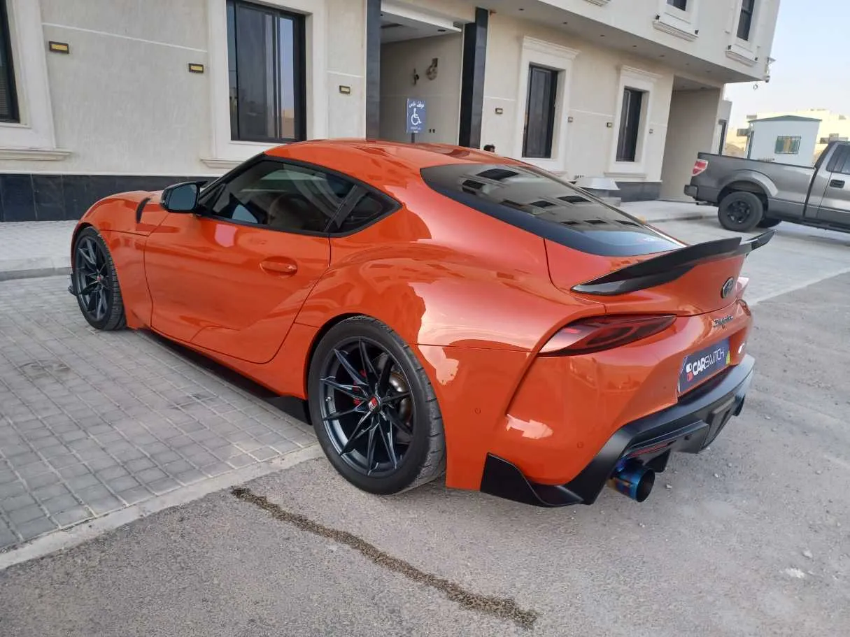Car image 7