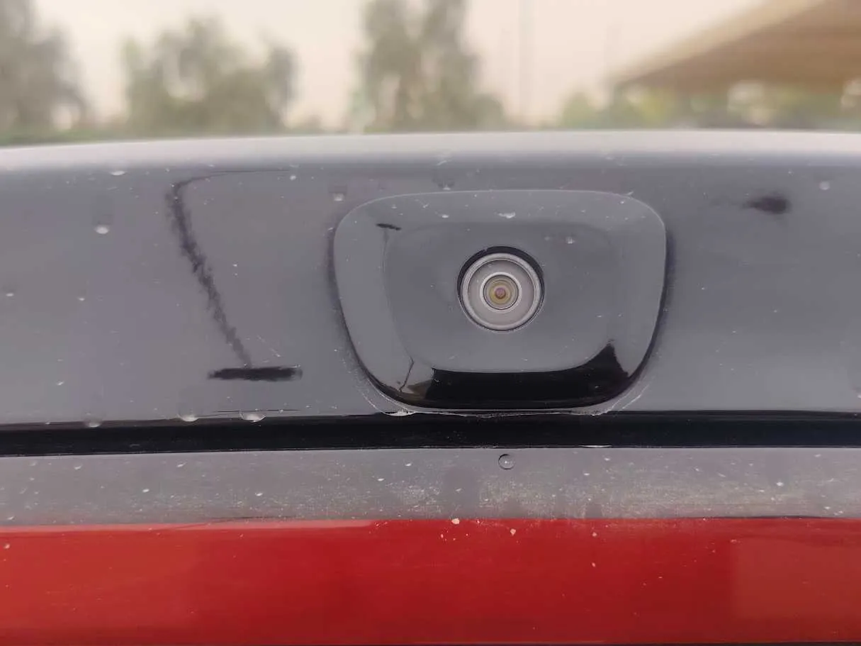 Car image 25