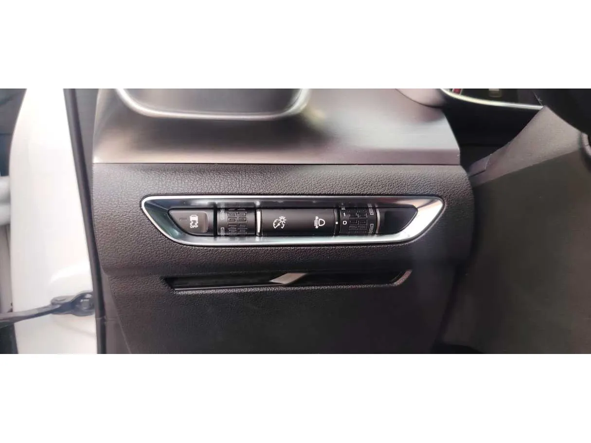 Car image 27