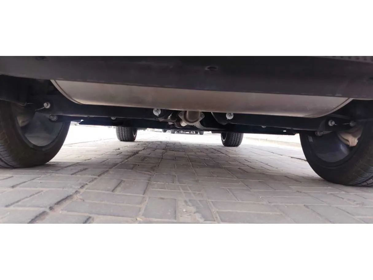 Car image 30