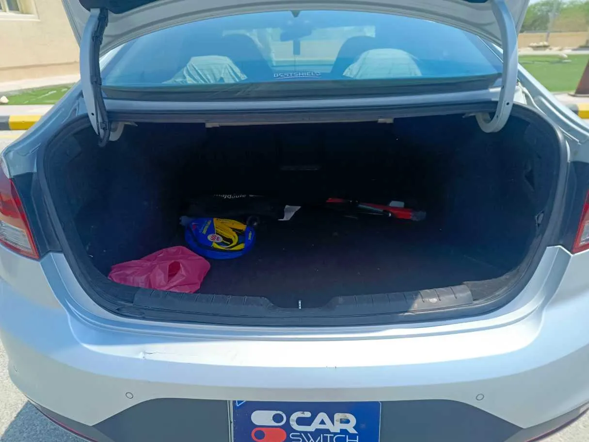 Car image 23