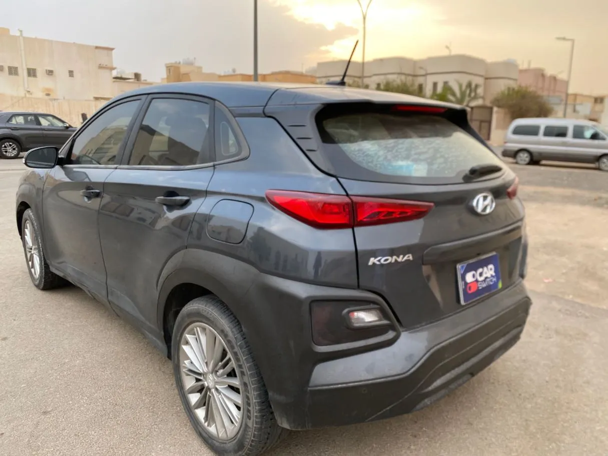 Car image 7