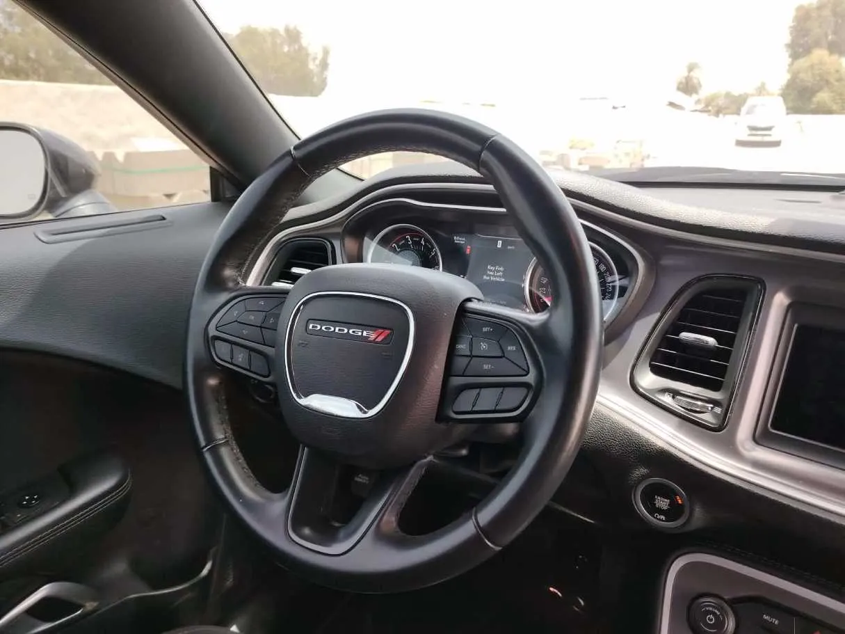 Car image 26