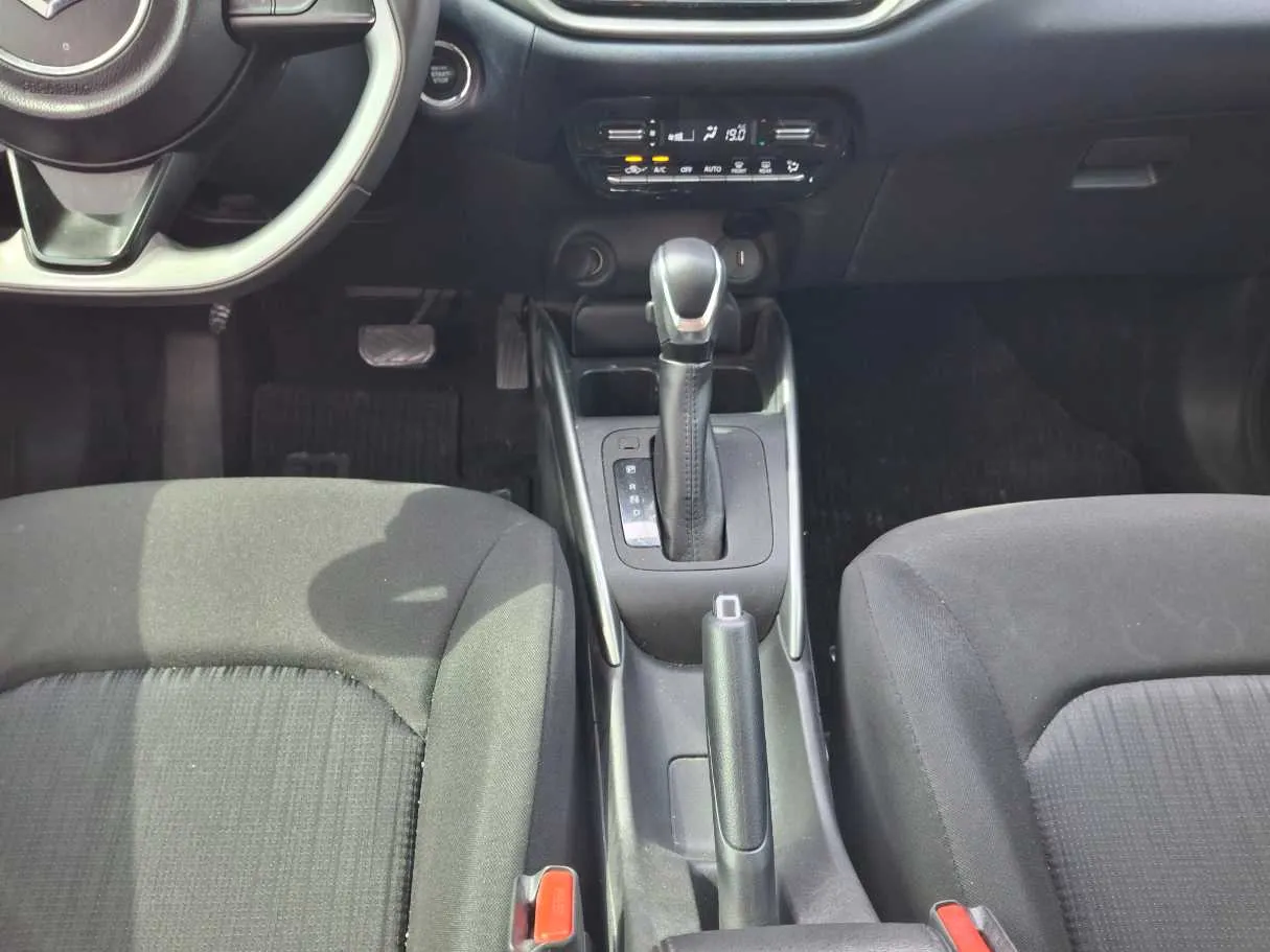 Car image 15