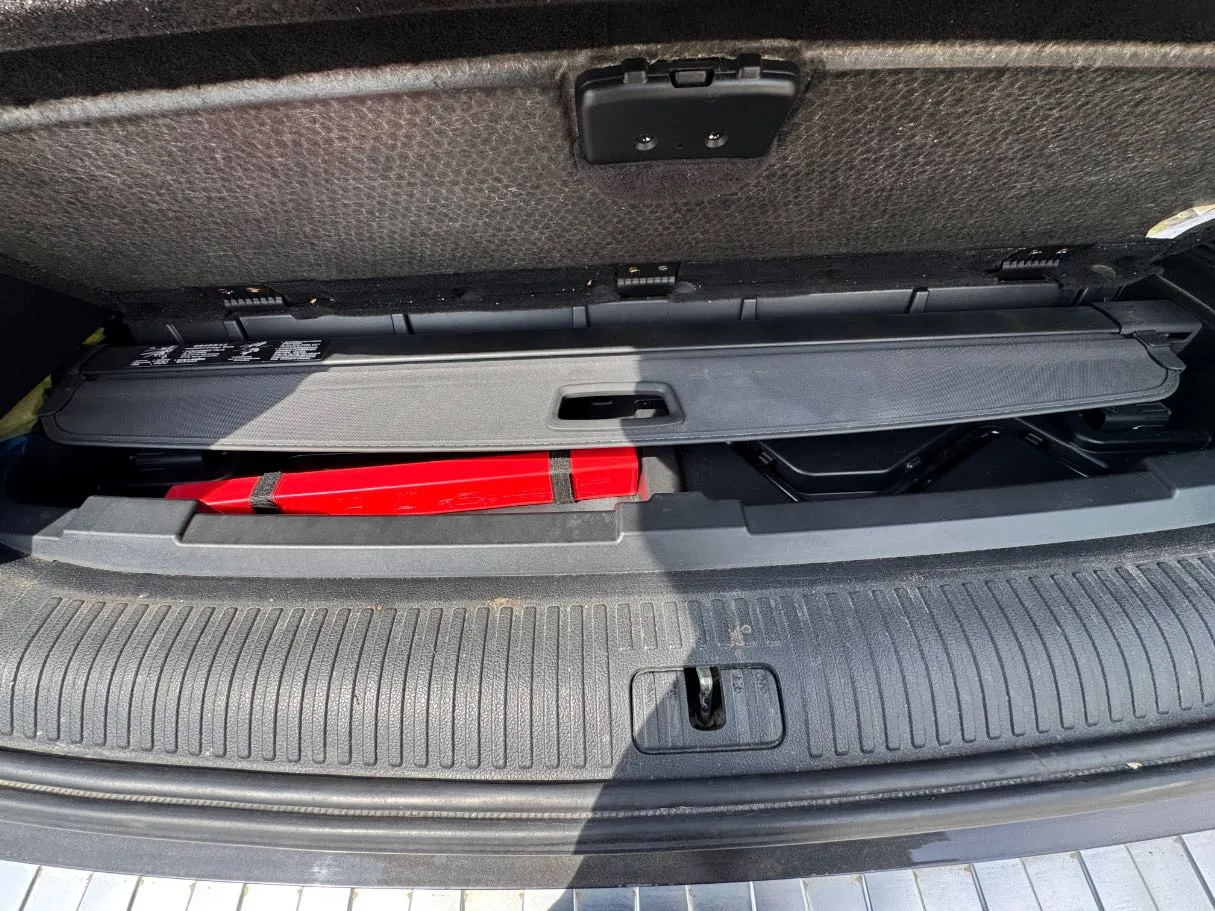 Car image 23