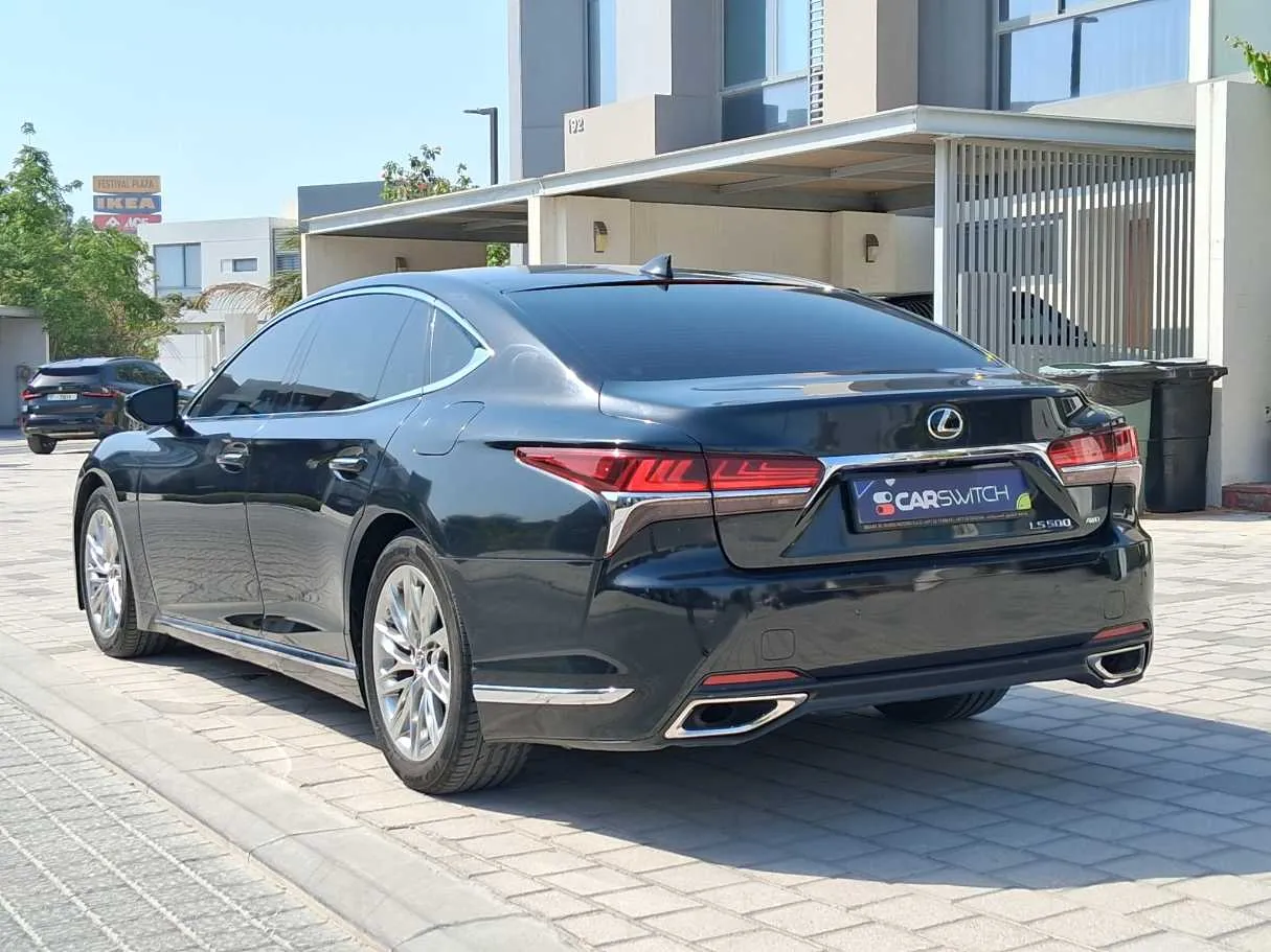 Car image 5
