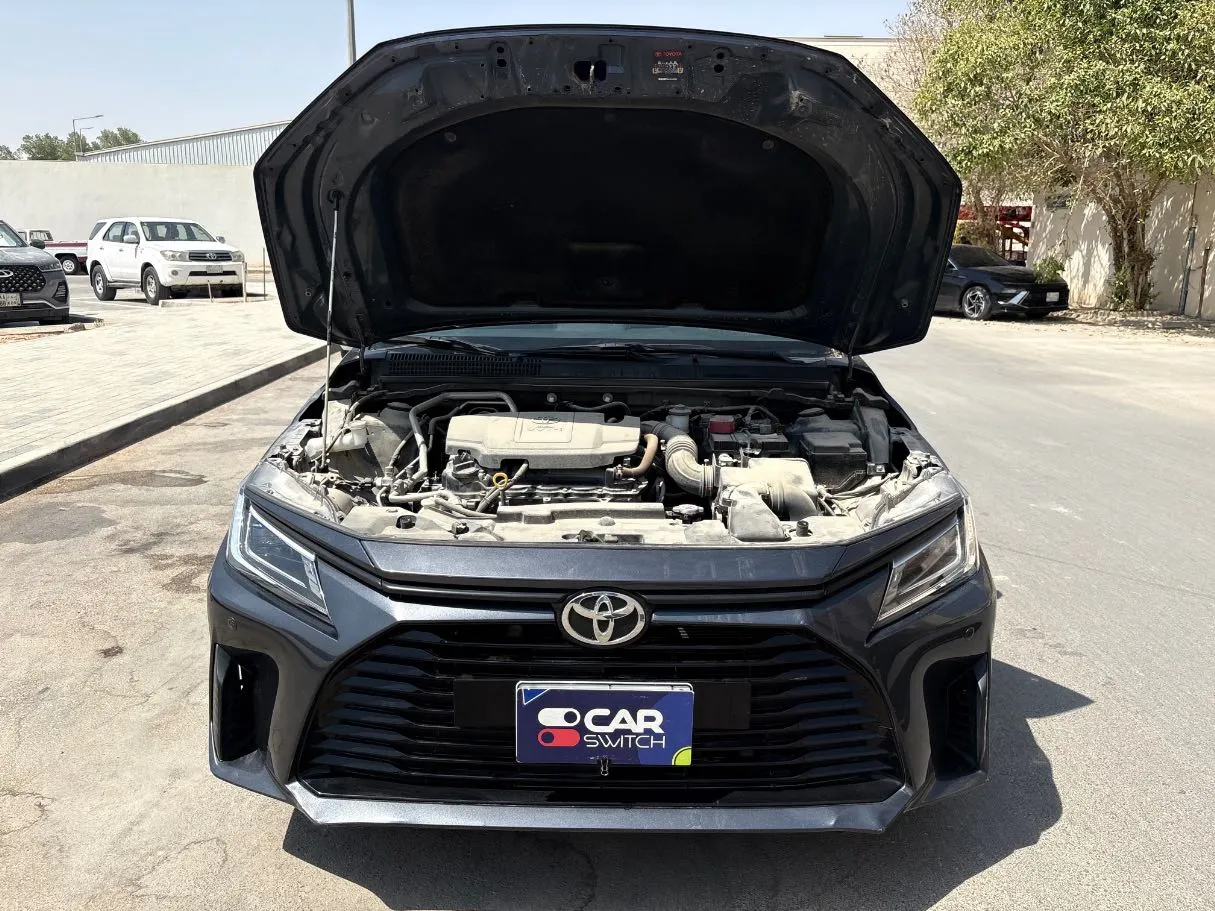 Car image 28