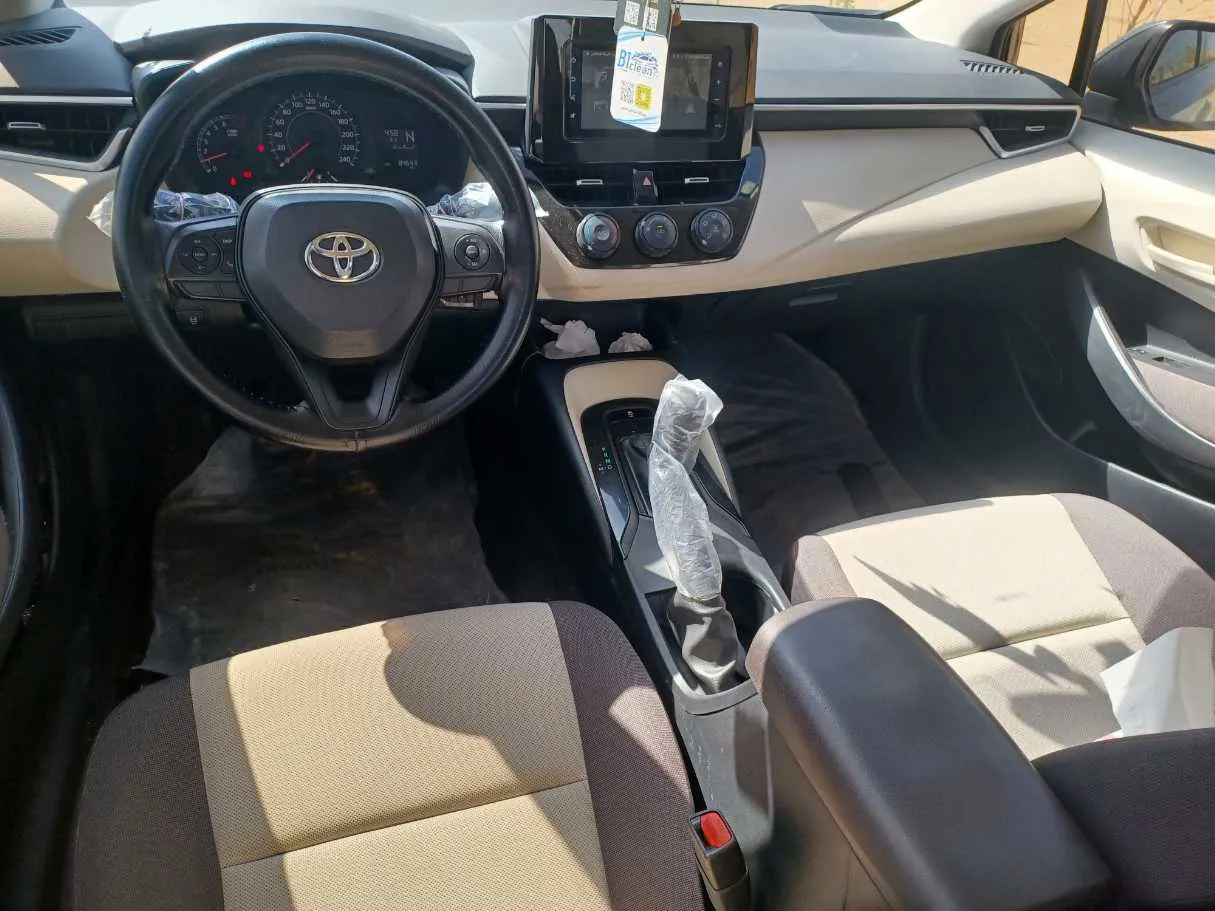 Car image 15