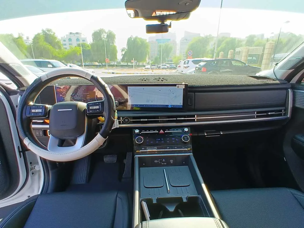 Car image 15