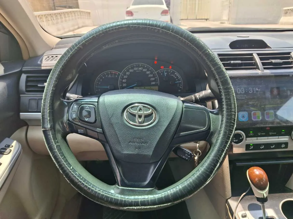 Car image 16