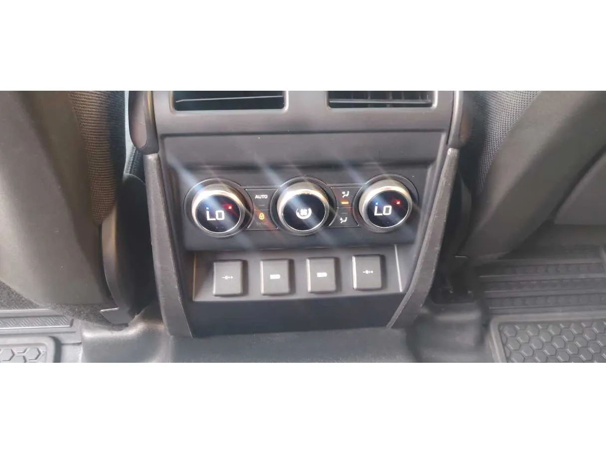 Car image 28